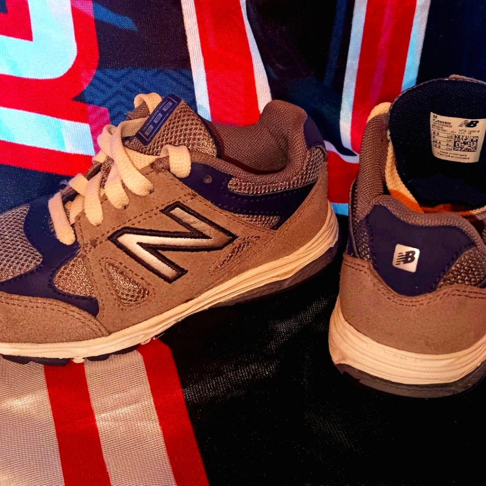 New Balance 888 V2 In A Youth 9.5c